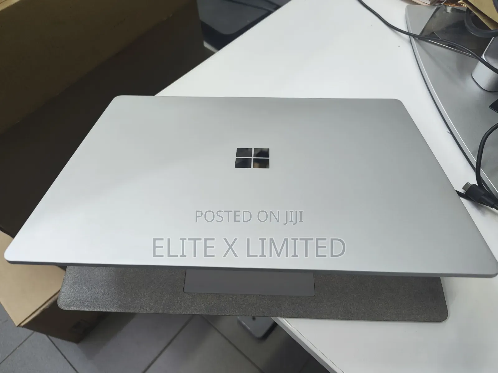 Laptop Microsoft Surface Laptop 8GB Intel Core i5 SSD 256GB