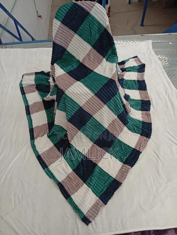 Checked Sherman Throw Blankets - Tr - thumbnail 3