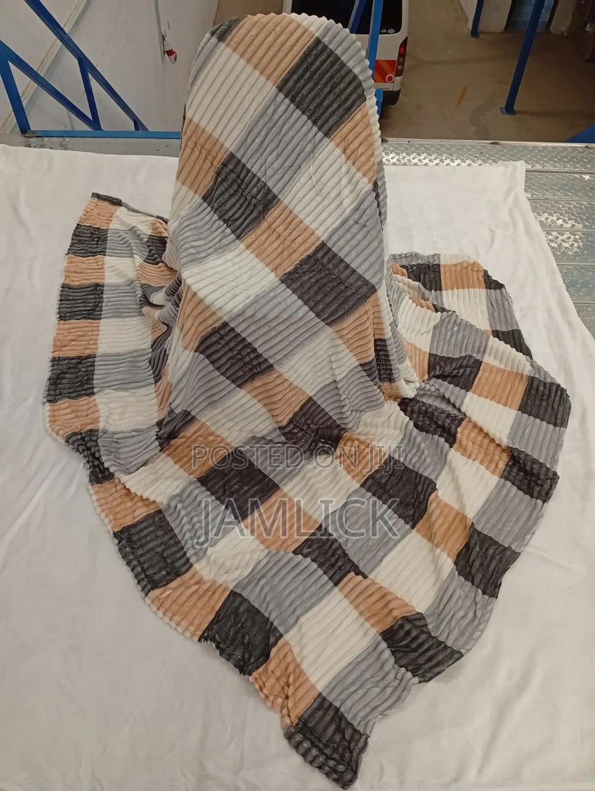 Checked Sherman Throw Blankets - Tr