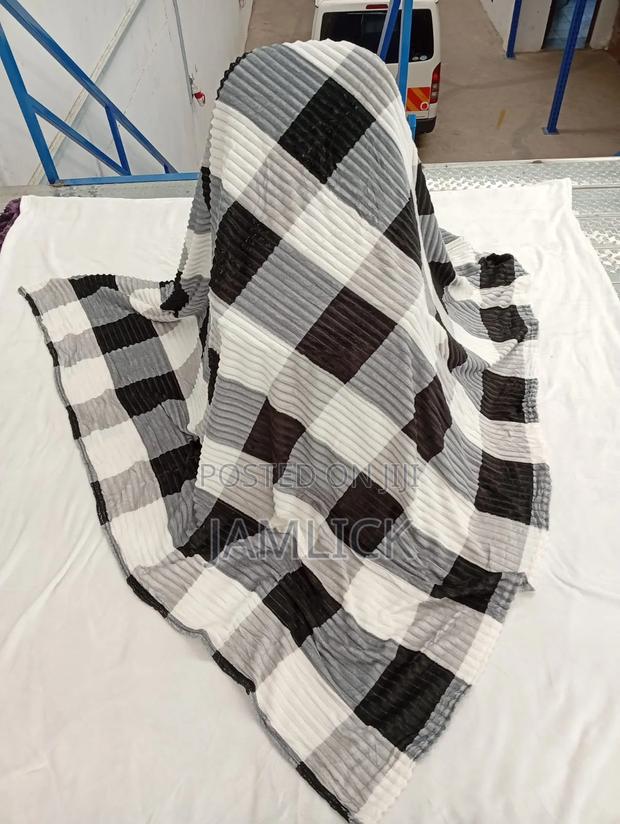 Checked Sherman Throw Blankets - Tr - thumbnail 10