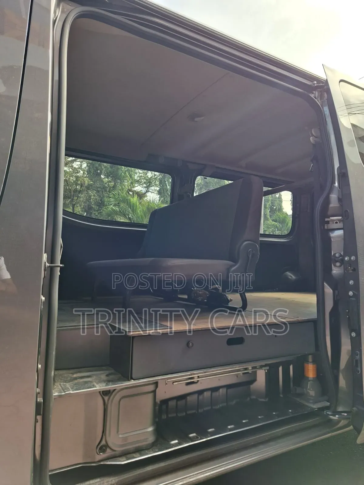 Isuzu Como 2019 Grey