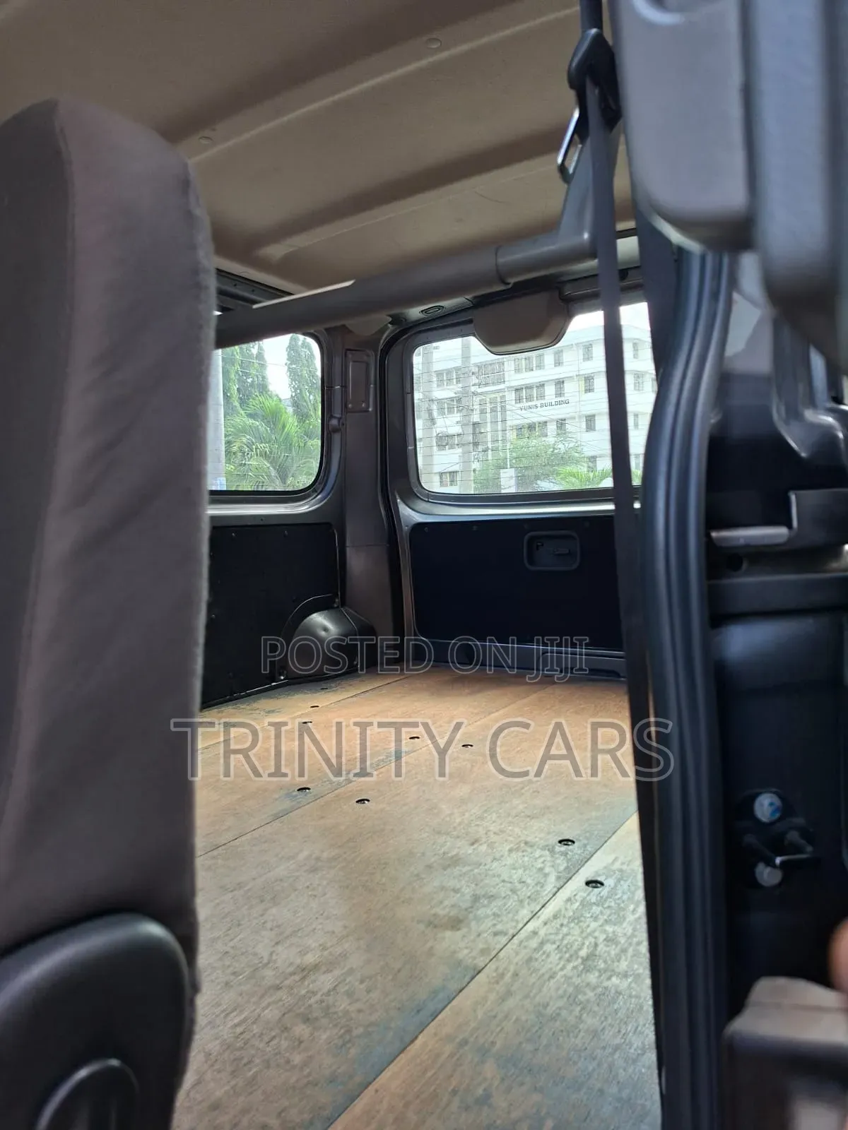 Isuzu Como 2019 Grey