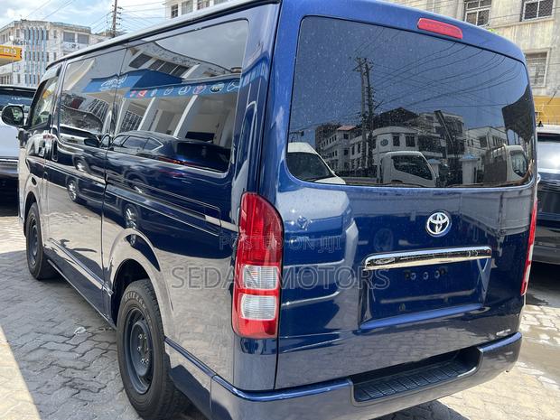 Toyota HiAce 2019 Blue - thumbnail 3