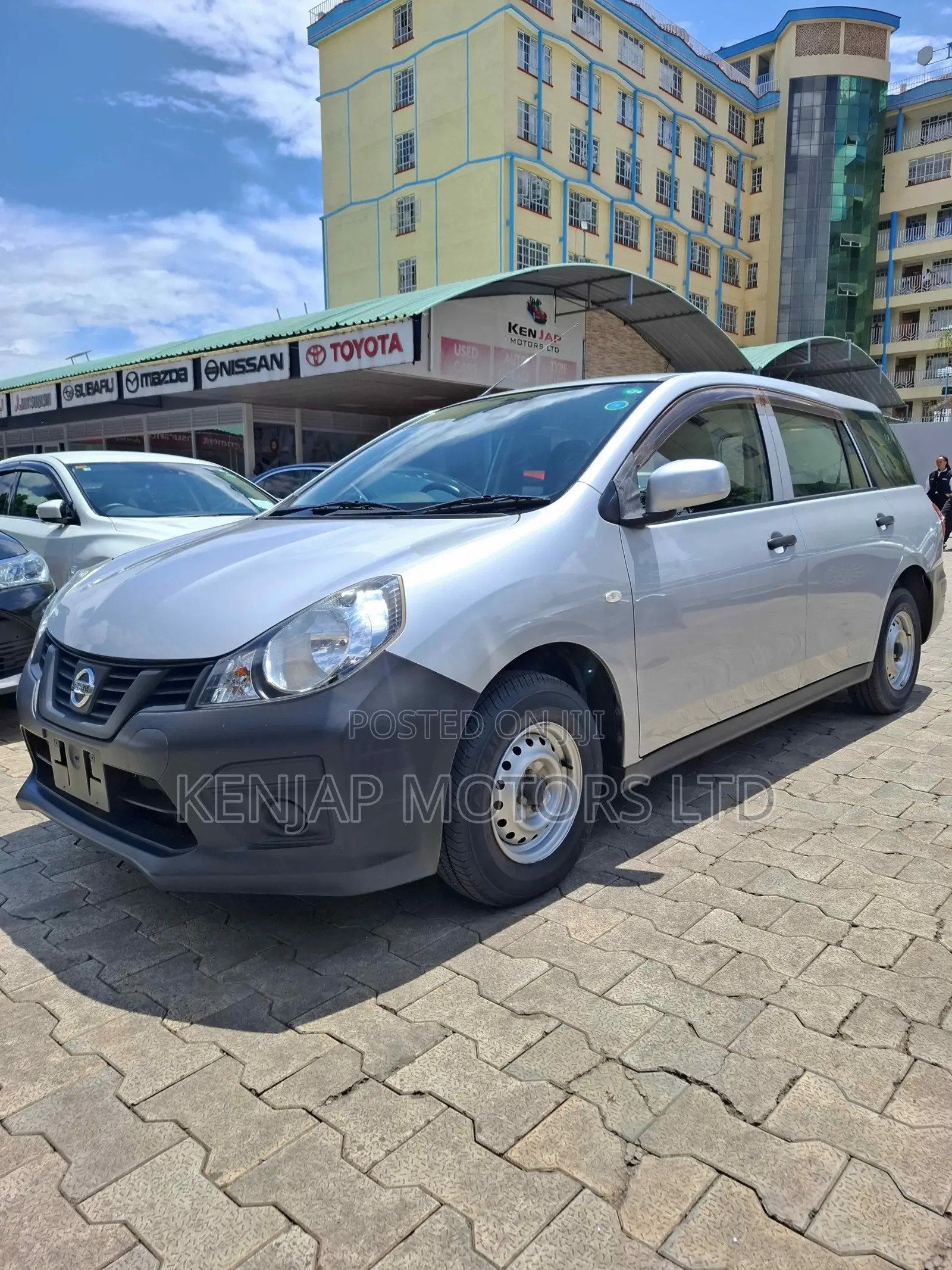Nissan Advan 2019 Silver