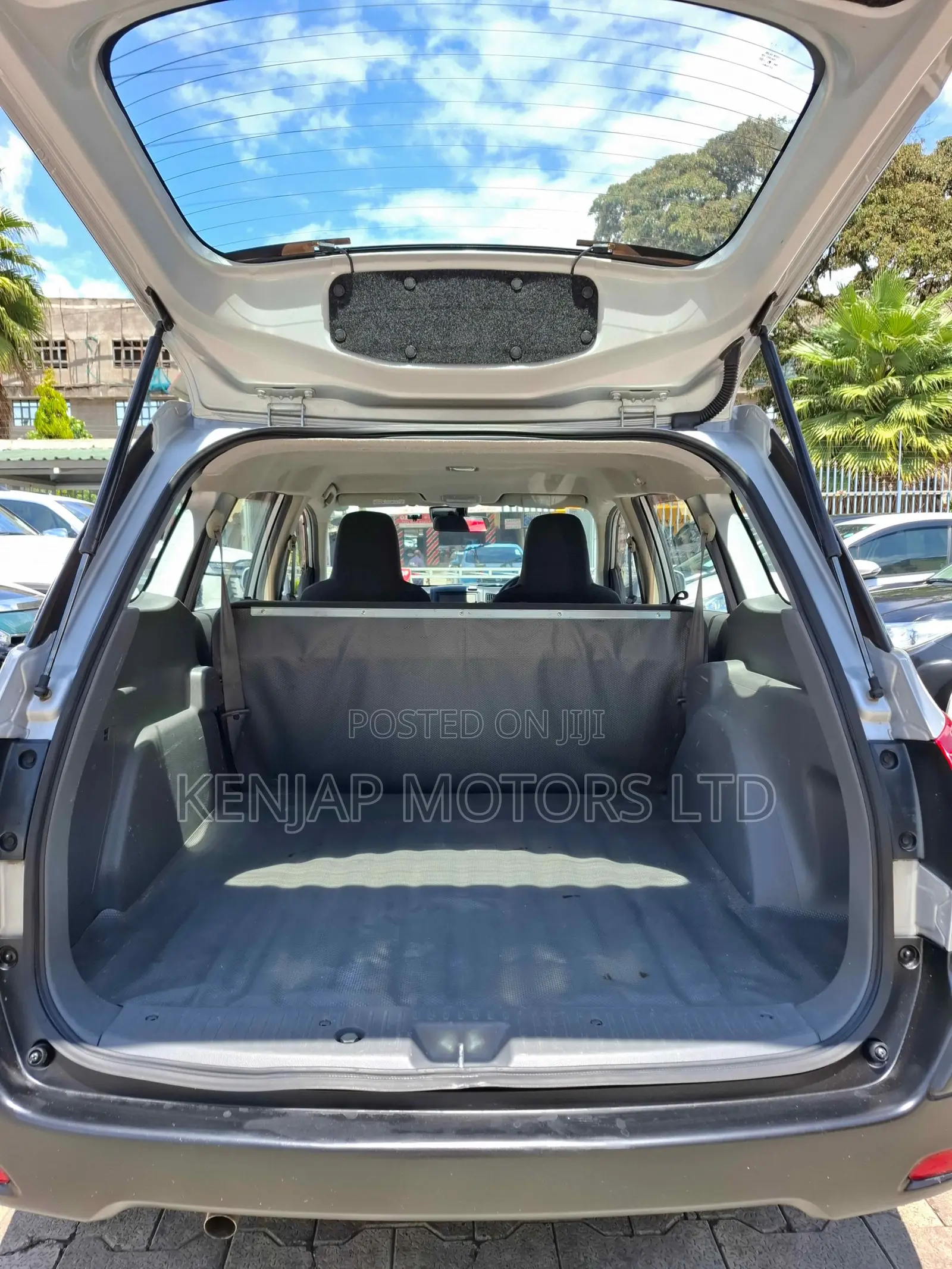 Nissan Advan 2019 Silver