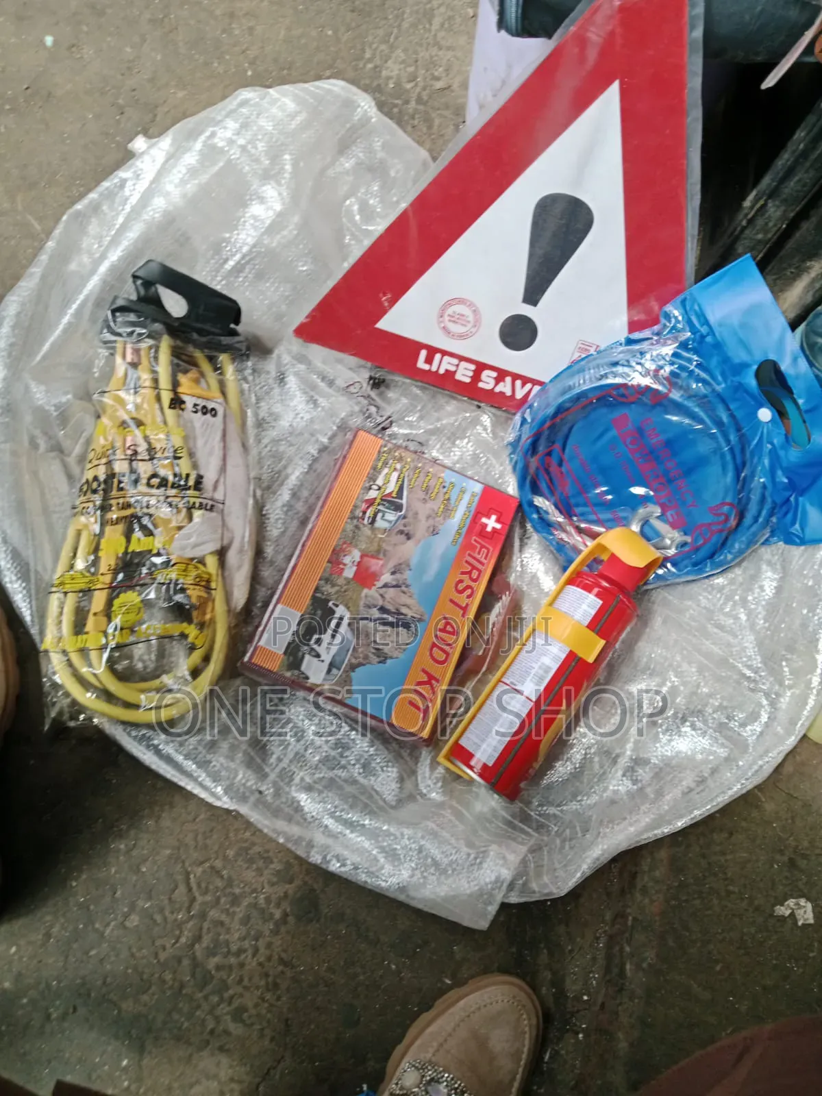 Generic Car Safety Kit 5in1 Life Saver Warning Triangle Kit