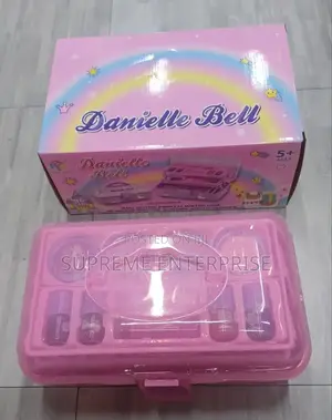 *Make Up Kit* Make Up Kit