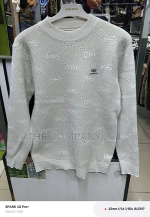Quality Men Fleece Unisex Round Neck Sweater Shirts Available