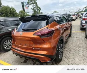 Nissan Kicks S 2020 Orange