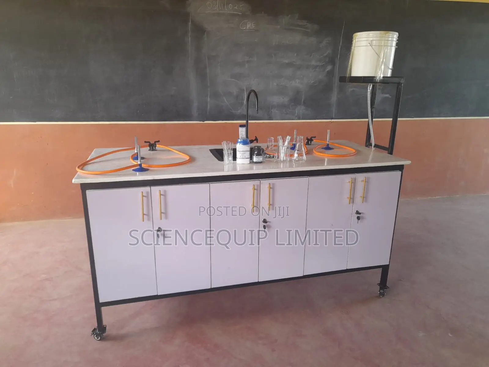 Portable Laboratory Table Fully Equiped