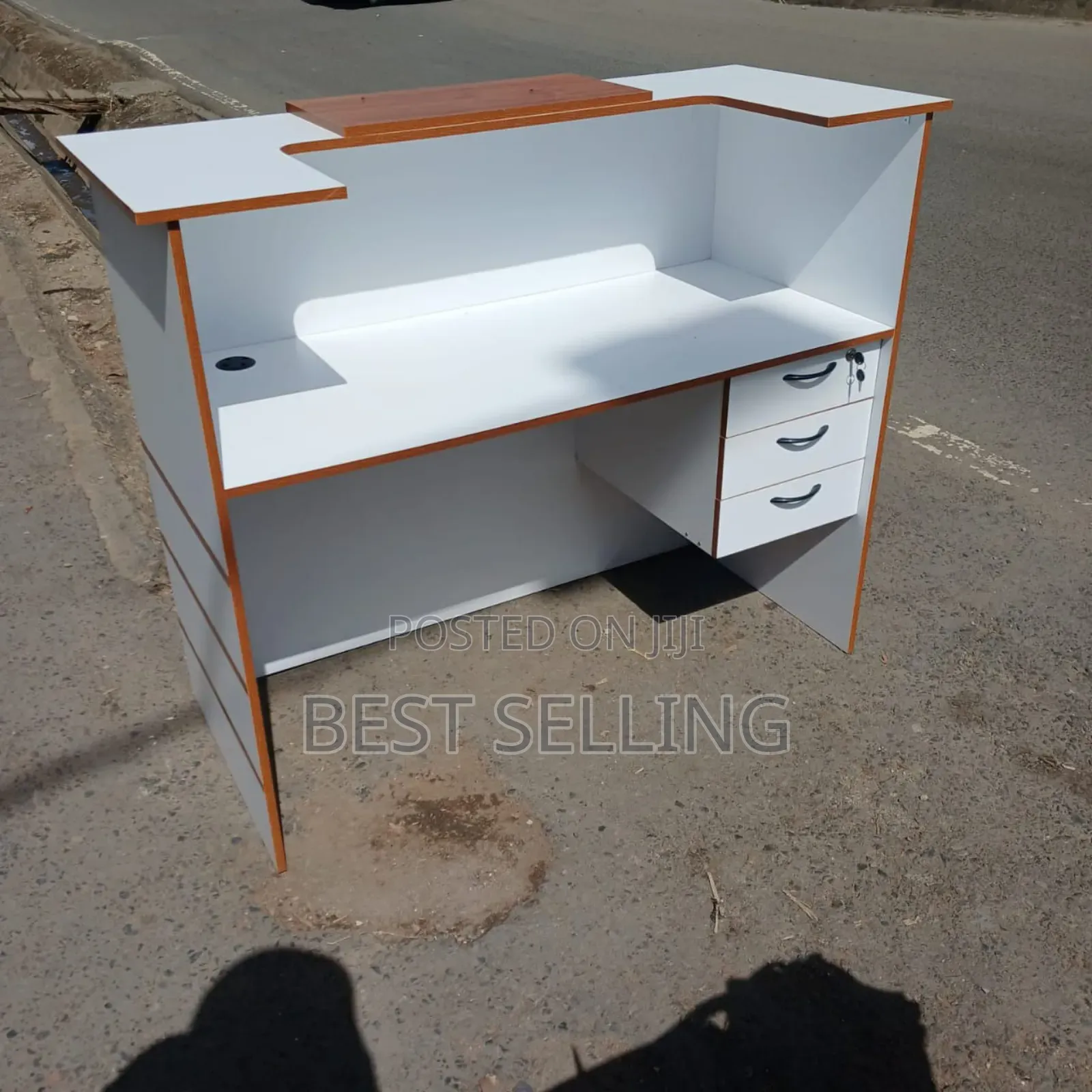 Classic Laminated MDF Customer Service Office Desk