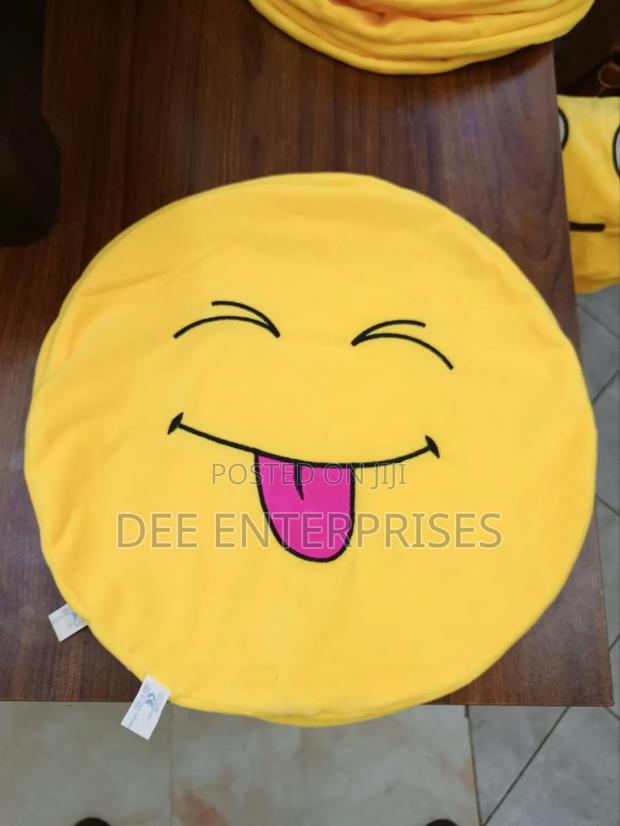 Cute Emoji Pillows - thumbnail 3