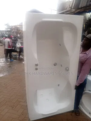 White Freestanding Jacuzzi
