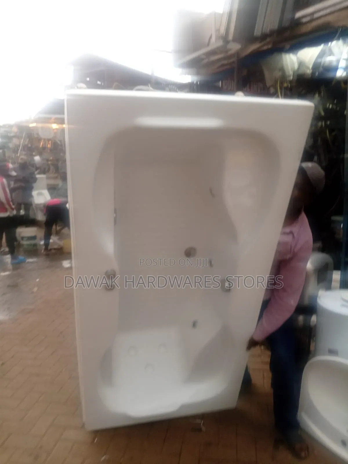 White Freestanding Jacuzzi