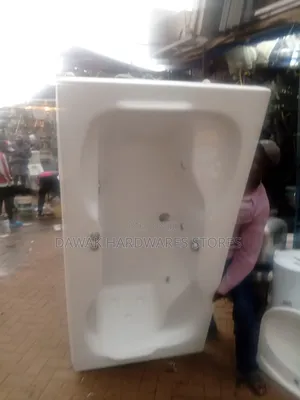 White Freestanding Jacuzzi