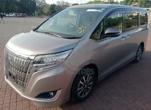 Toyota Esquire 2019 Ivory