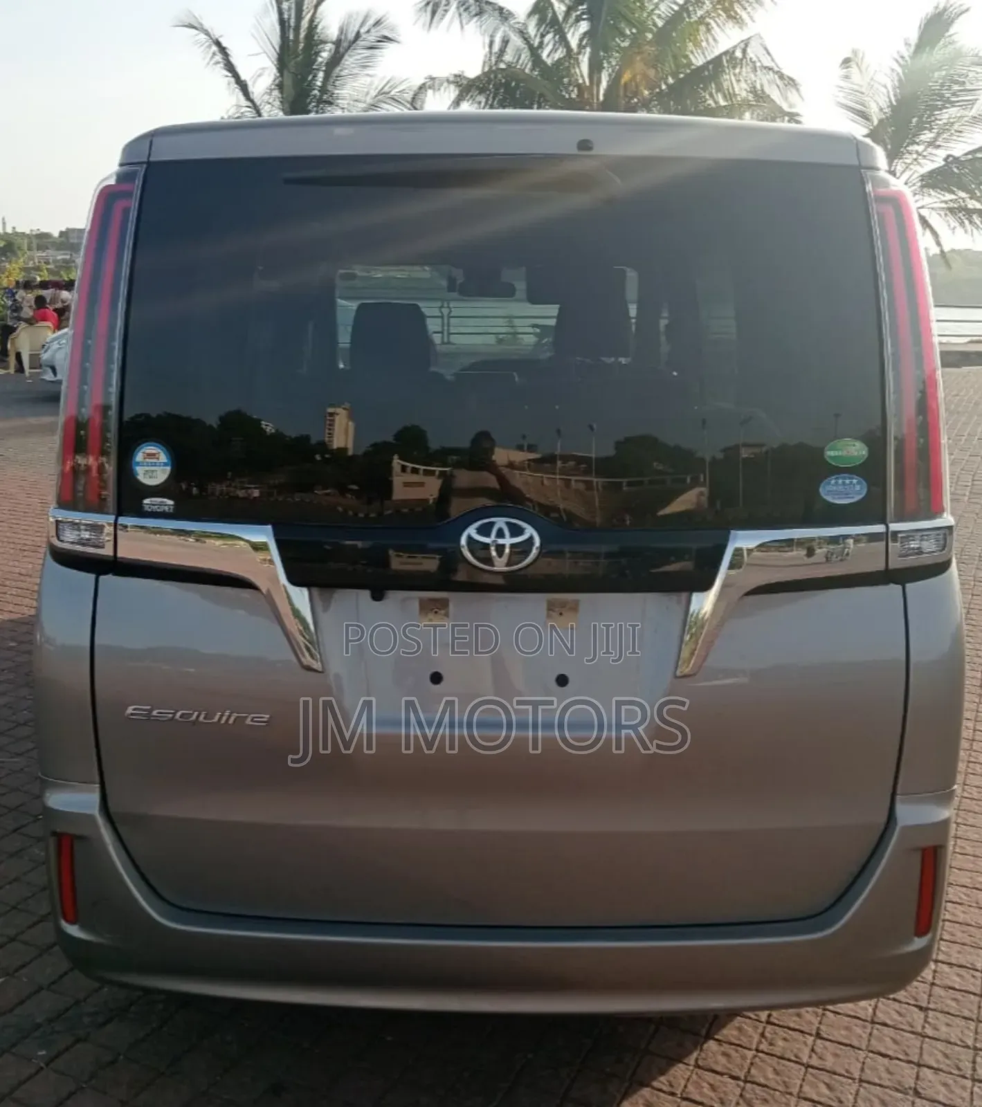 Toyota Esquire 2019 Ivory