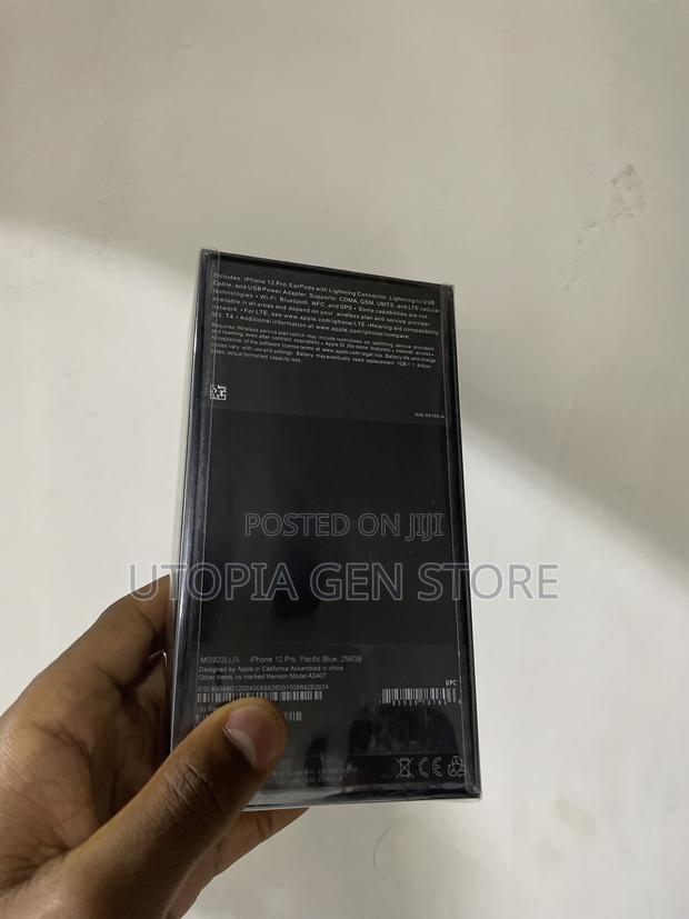 New Apple iPhone 12 Pro 256 GB Blue - thumbnail 3