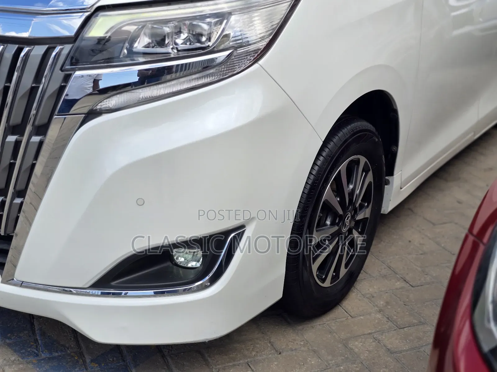 Toyota Esquire 2.0 FWD (7 seater) 2019 White