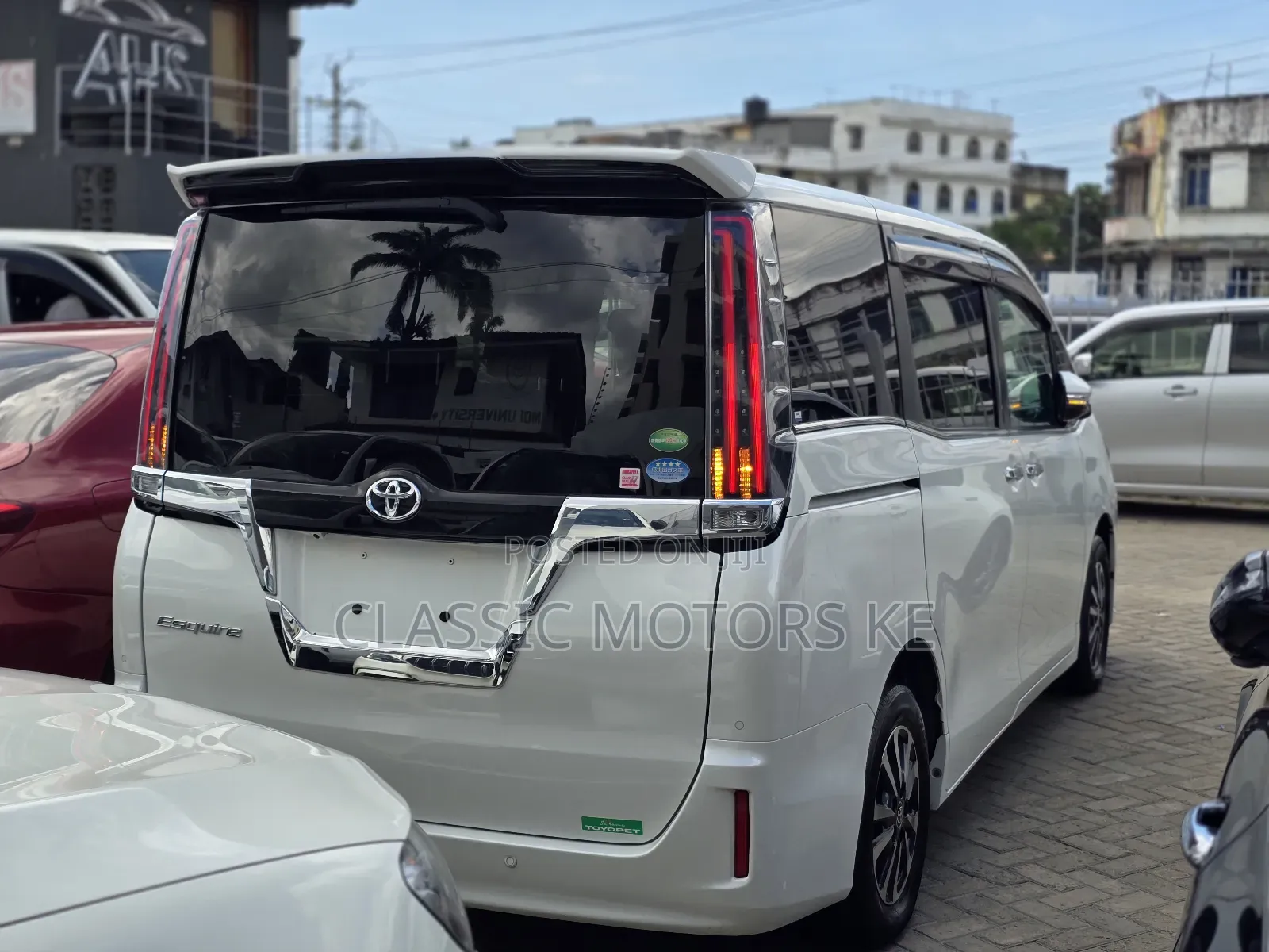 Toyota Esquire 2.0 FWD (7 seater) 2019 White