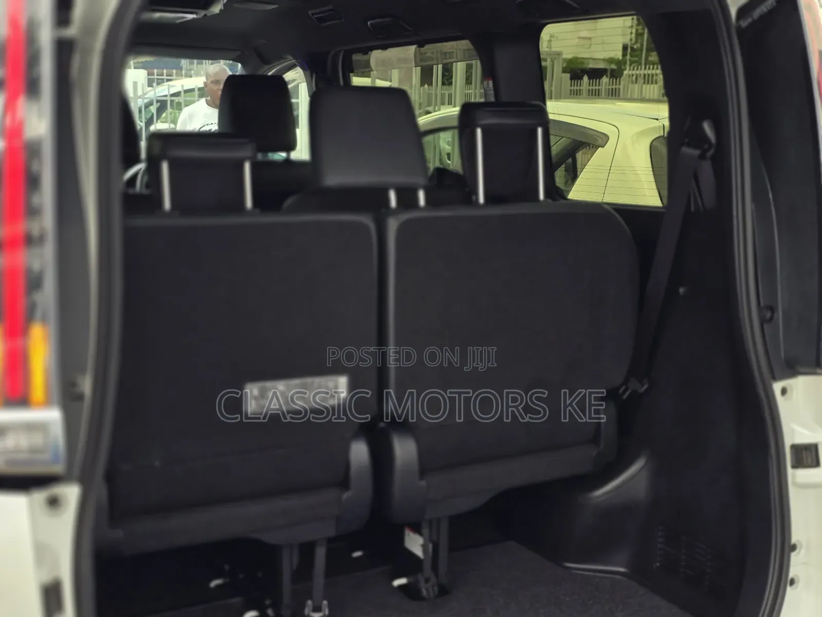 Toyota Esquire 2.0 FWD (7 seater) 2019 White