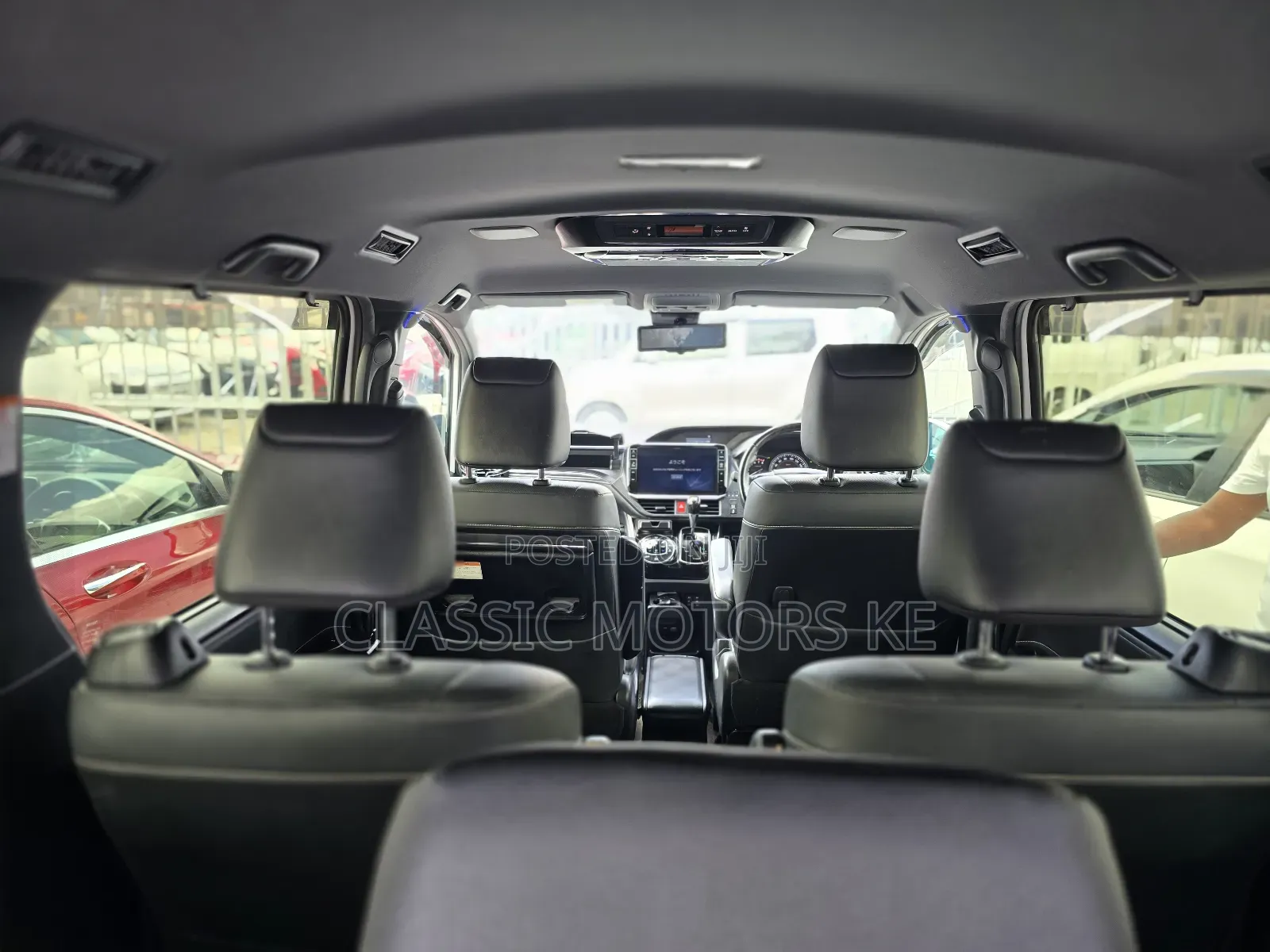 Toyota Esquire 2.0 FWD (7 seater) 2019 White
