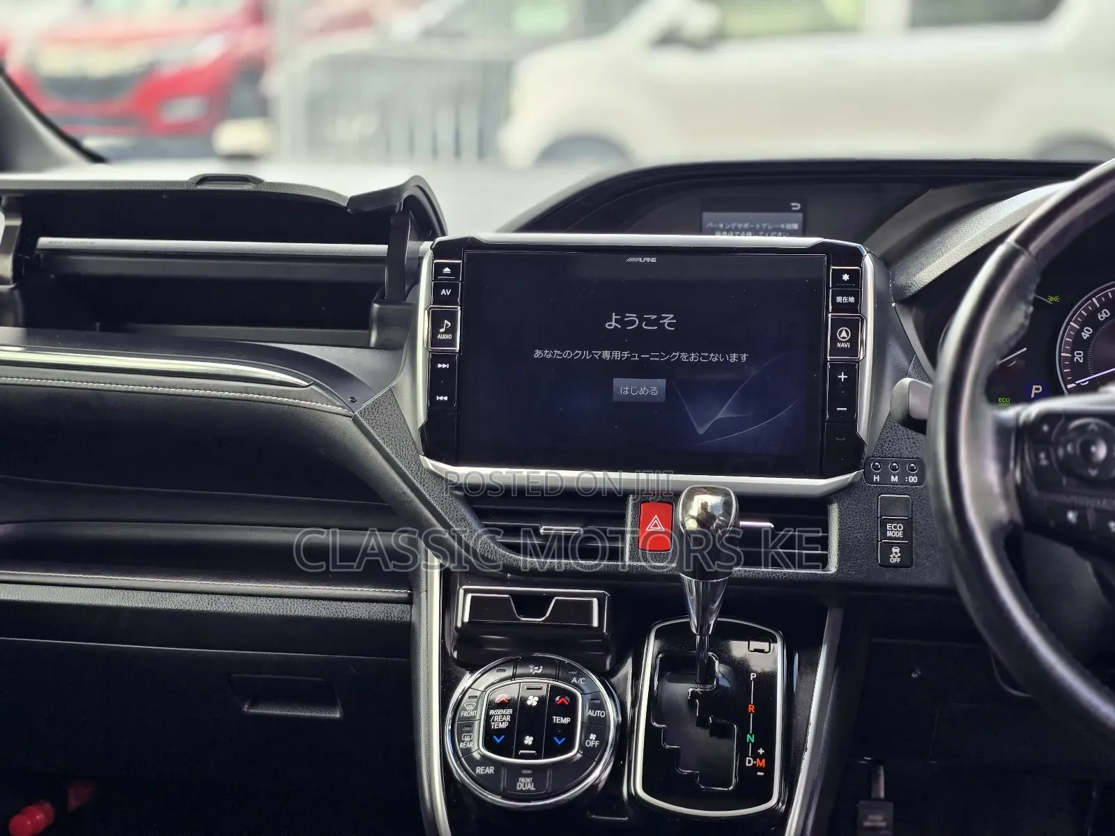 Toyota Esquire 2.0 FWD (7 seater) 2019 White