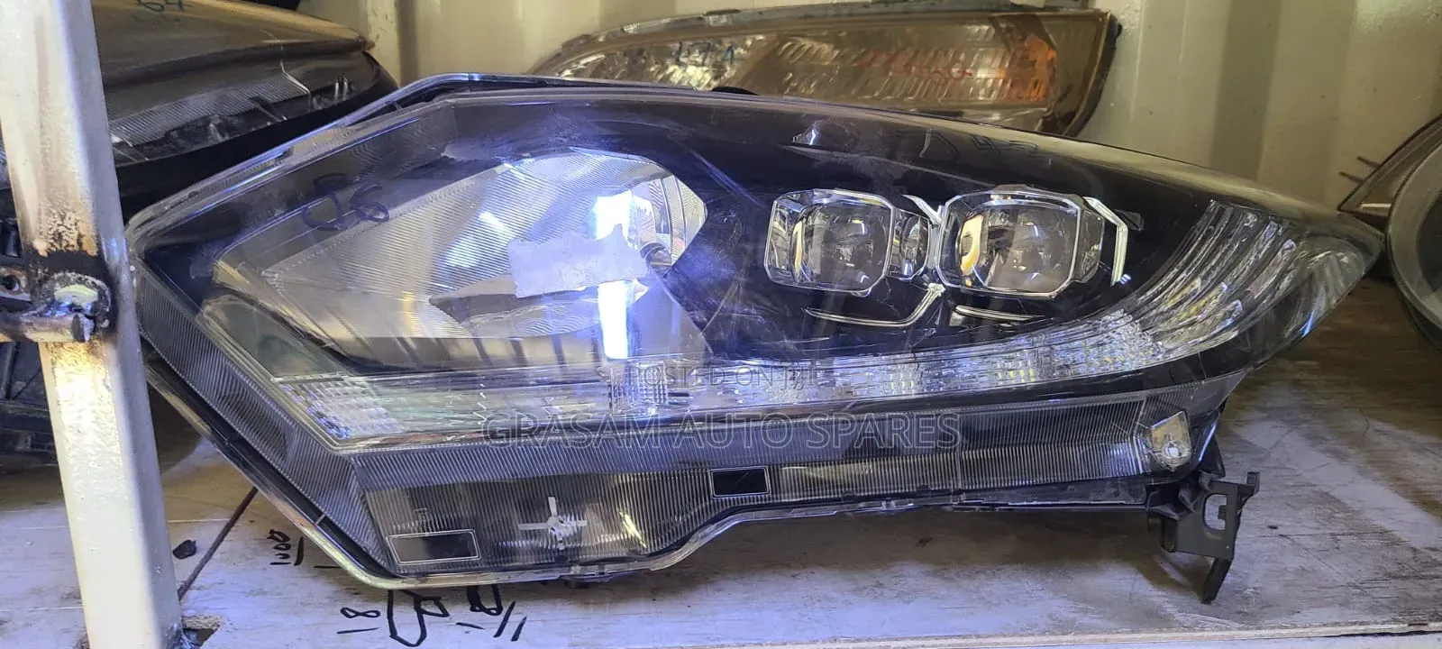 Honda Vessel Headlight