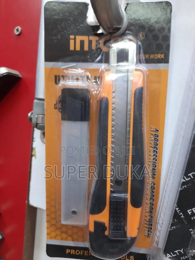 Ingco Professional Snap-Off Blade Utility Knife. - main view