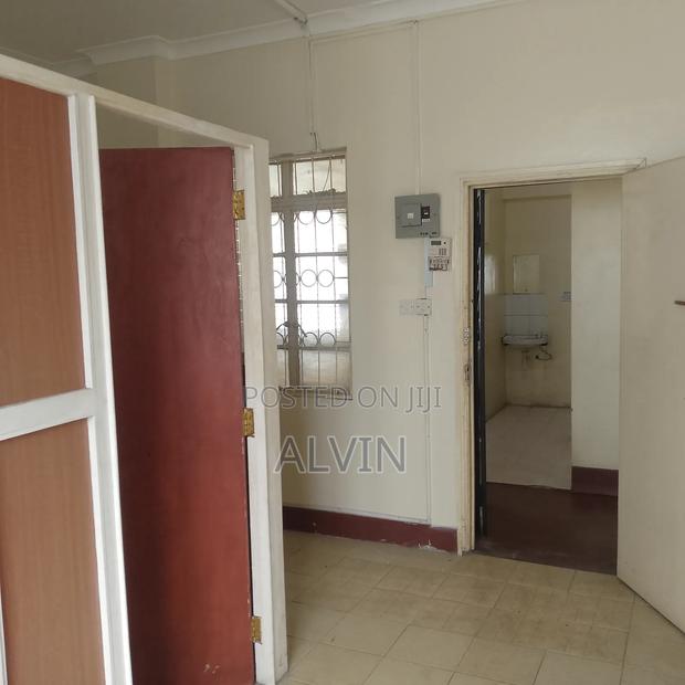 Office Moi Ave - thumbnail 2