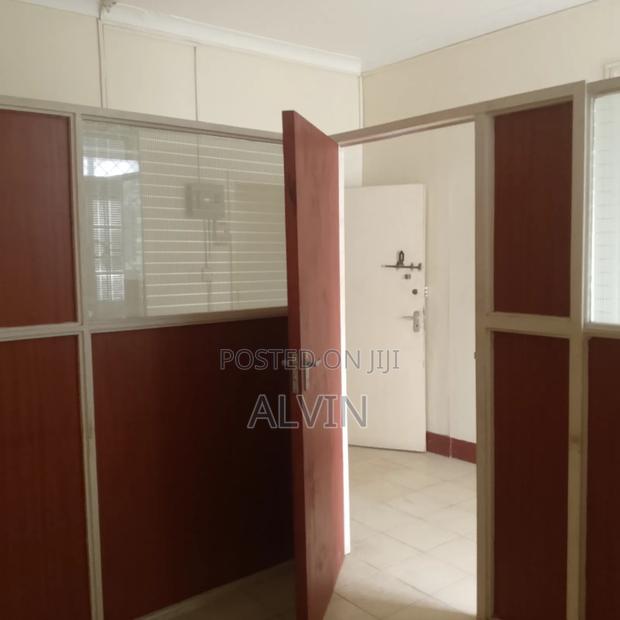Office Moi Ave - thumbnail 3