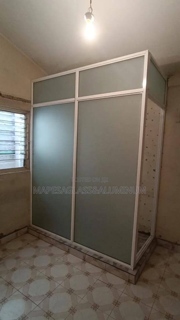 Bathroom Sliding Door - thumbnail 5