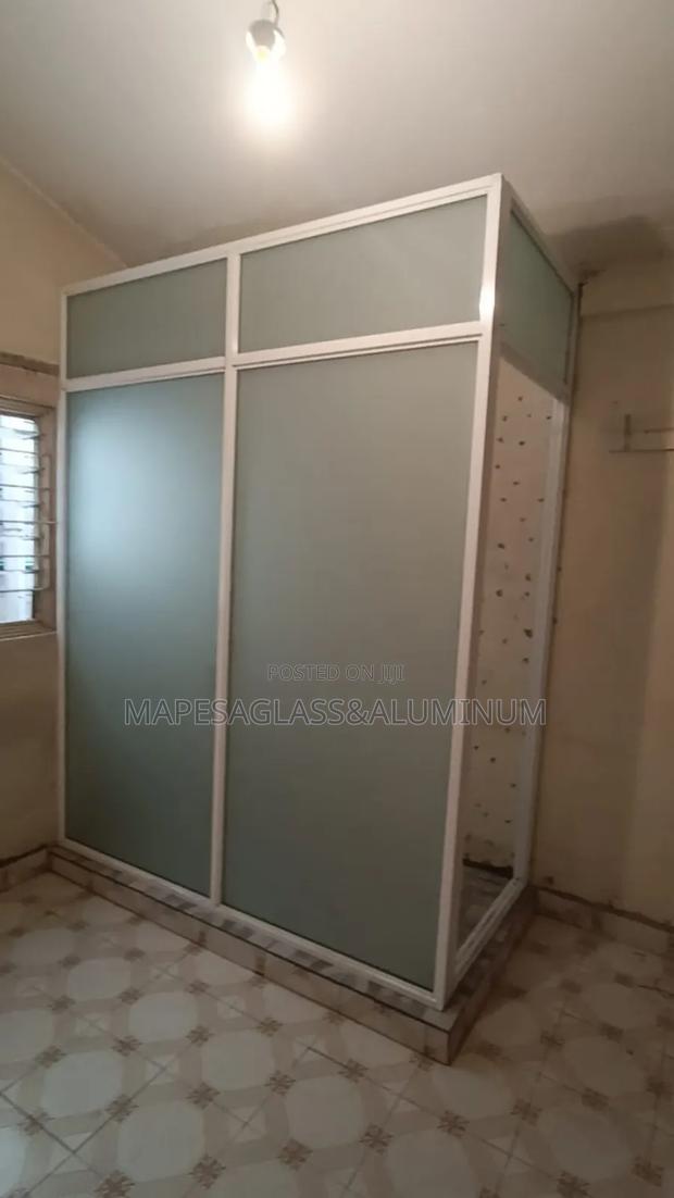 Bathroom Sliding Door - thumbnail 7