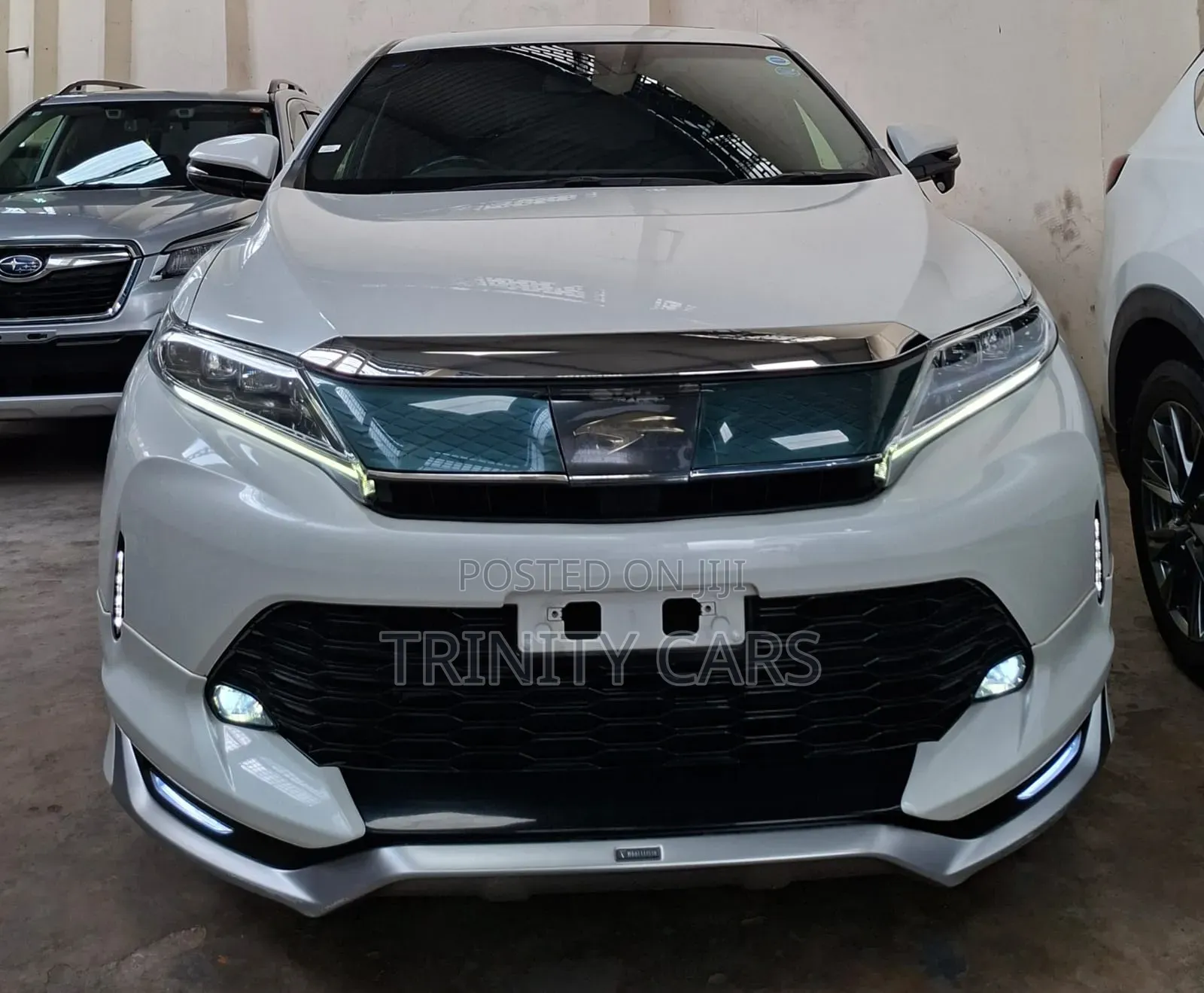 Toyota Harrier 2.0 Turbo 2019 White