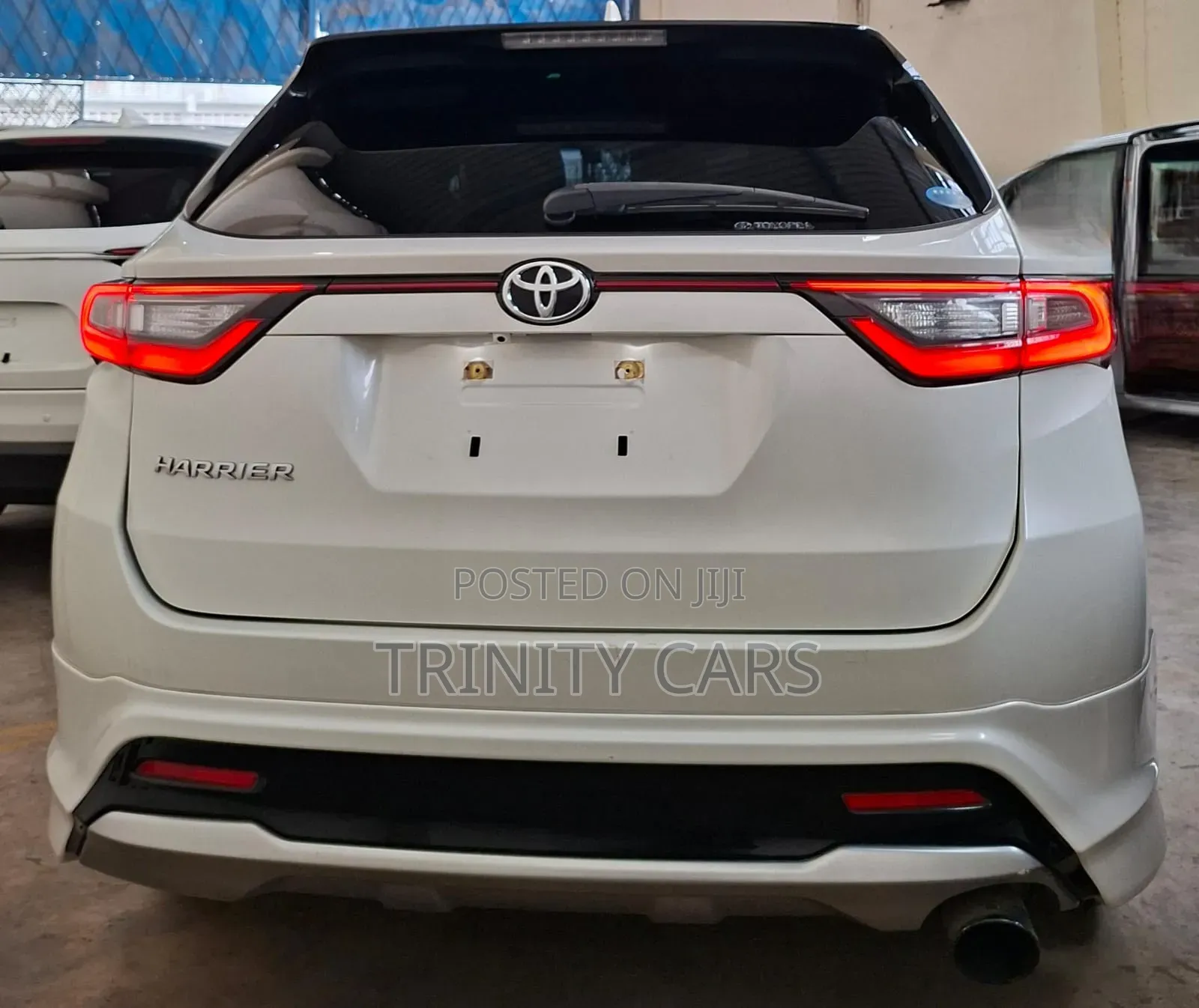 Toyota Harrier 2.0 Turbo 2019 White