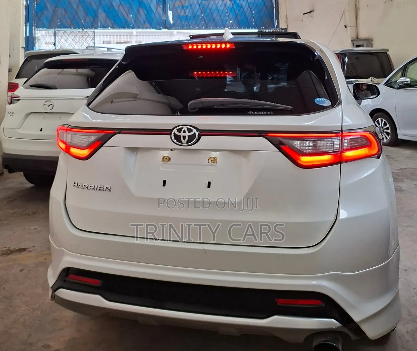Toyota Harrier 2.0 Turbo 2019 White