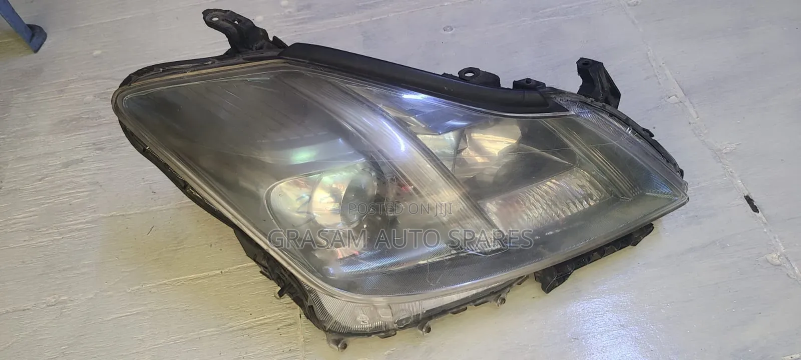 Toyota Crown 2010 Xenon Headlight