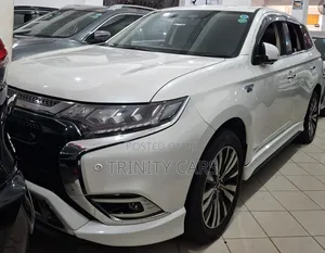 Mitsubishi Outlander 2.4 PHEV AWD 2019 White