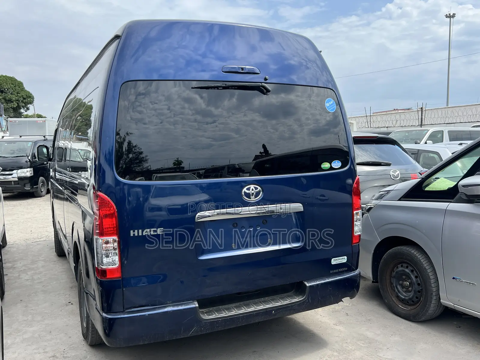 Toyota Grand HiAce 2019 Blue