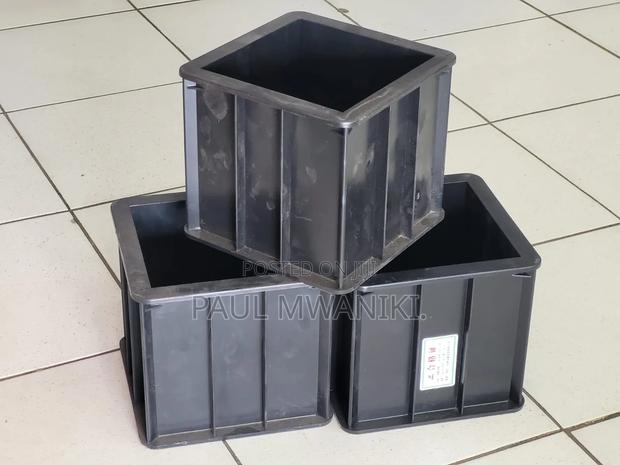 Quality Plastic Cube Moulds - thumbnail 2