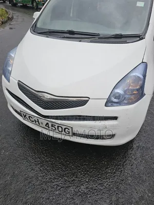 Toyota Ractis 1.5 FWD 2010 White