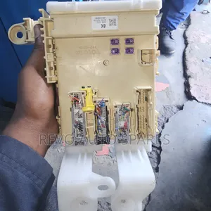 Fusebox Rav4/ Vanguard