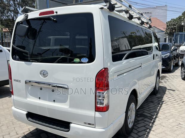 Toyota Regius 2019 Beige - thumbnail 7