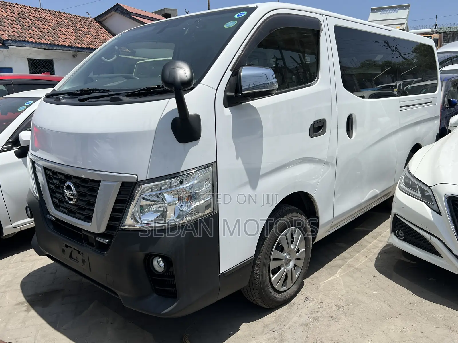 Nissan Caravan (Urvan) 2019 White