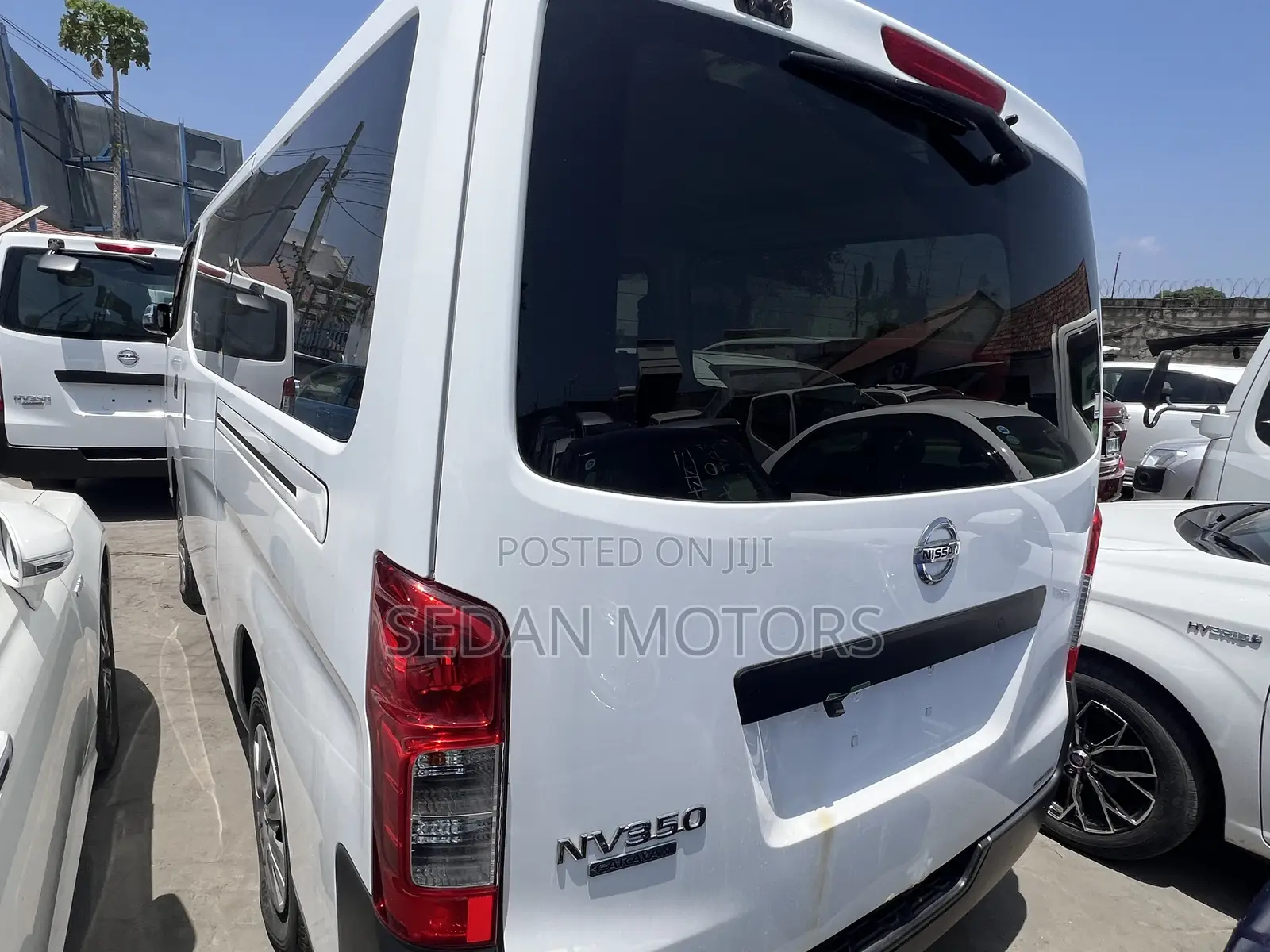 Nissan Caravan (Urvan) 2019 White