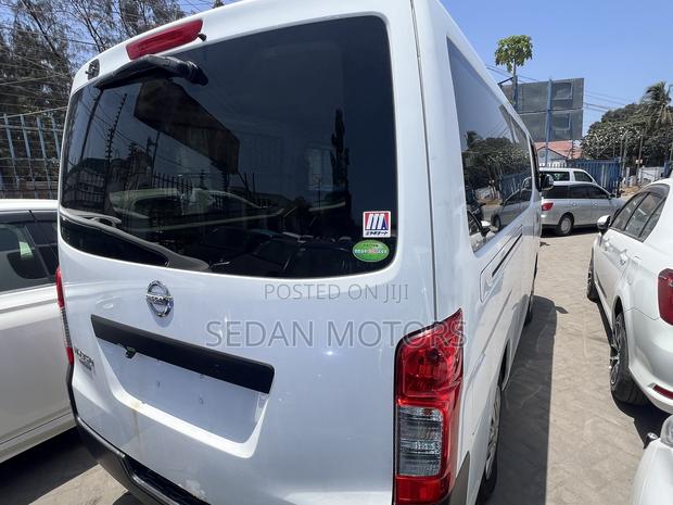 Nissan Caravan (Urvan) 2019 White - thumbnail 6
