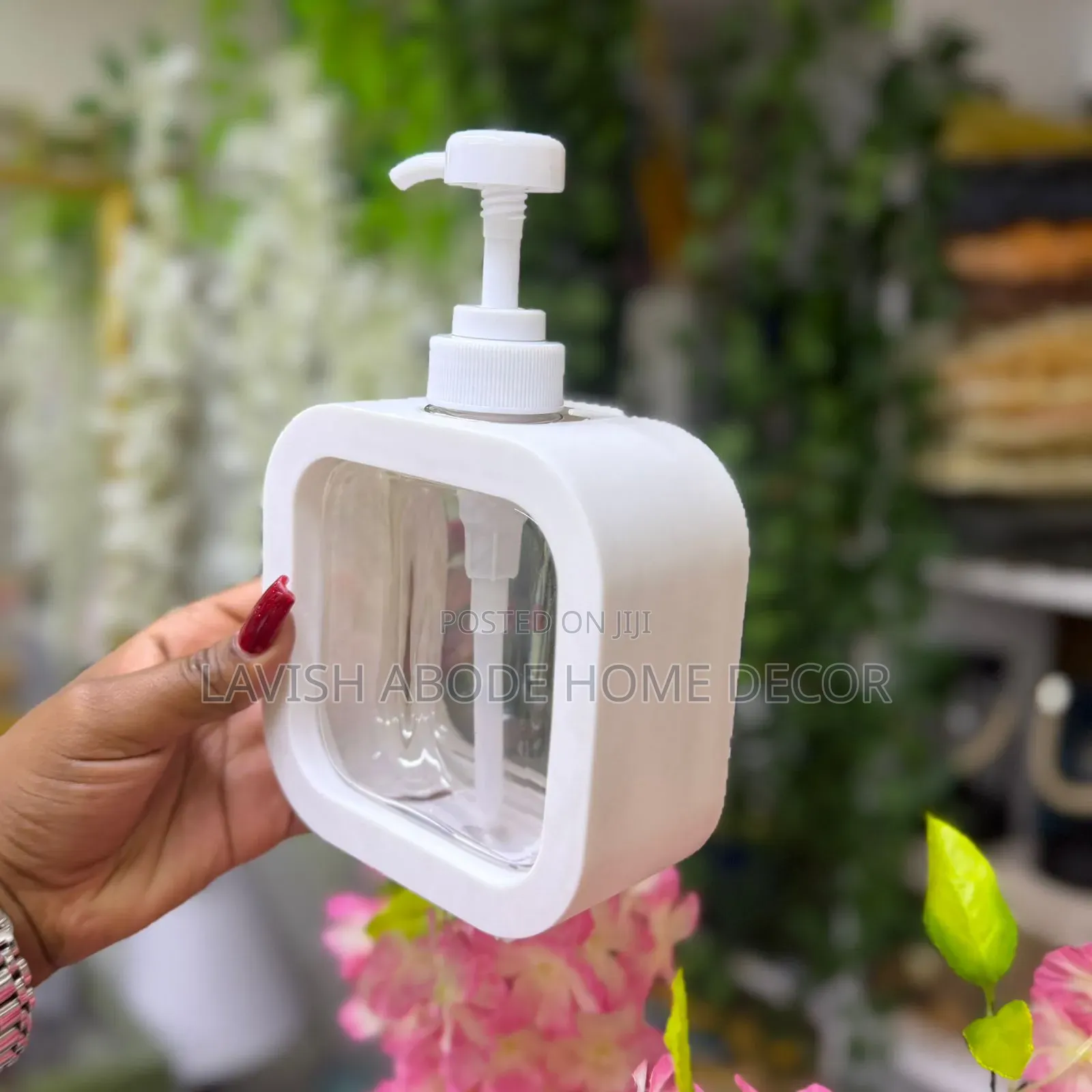 White Luxurious Soap Dispenser