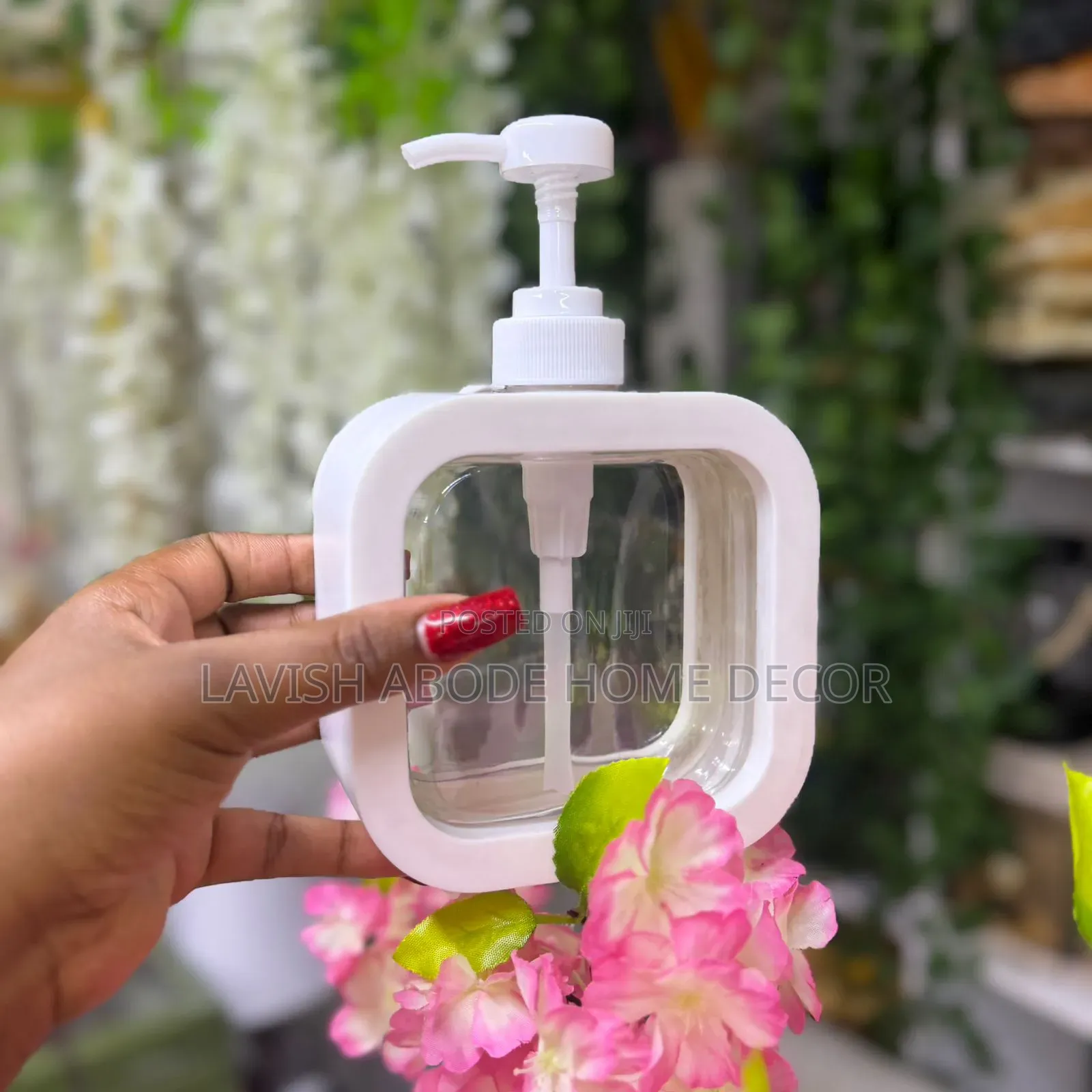 White Luxurious Soap Dispenser