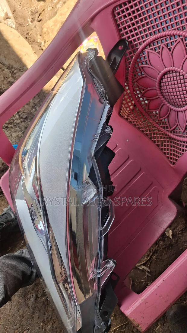 Toyota Vitz Headlight 2017/2018/2019 - thumbnail 5