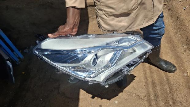 Toyota Vitz Headlight 2017/2018/2019 - thumbnail 9